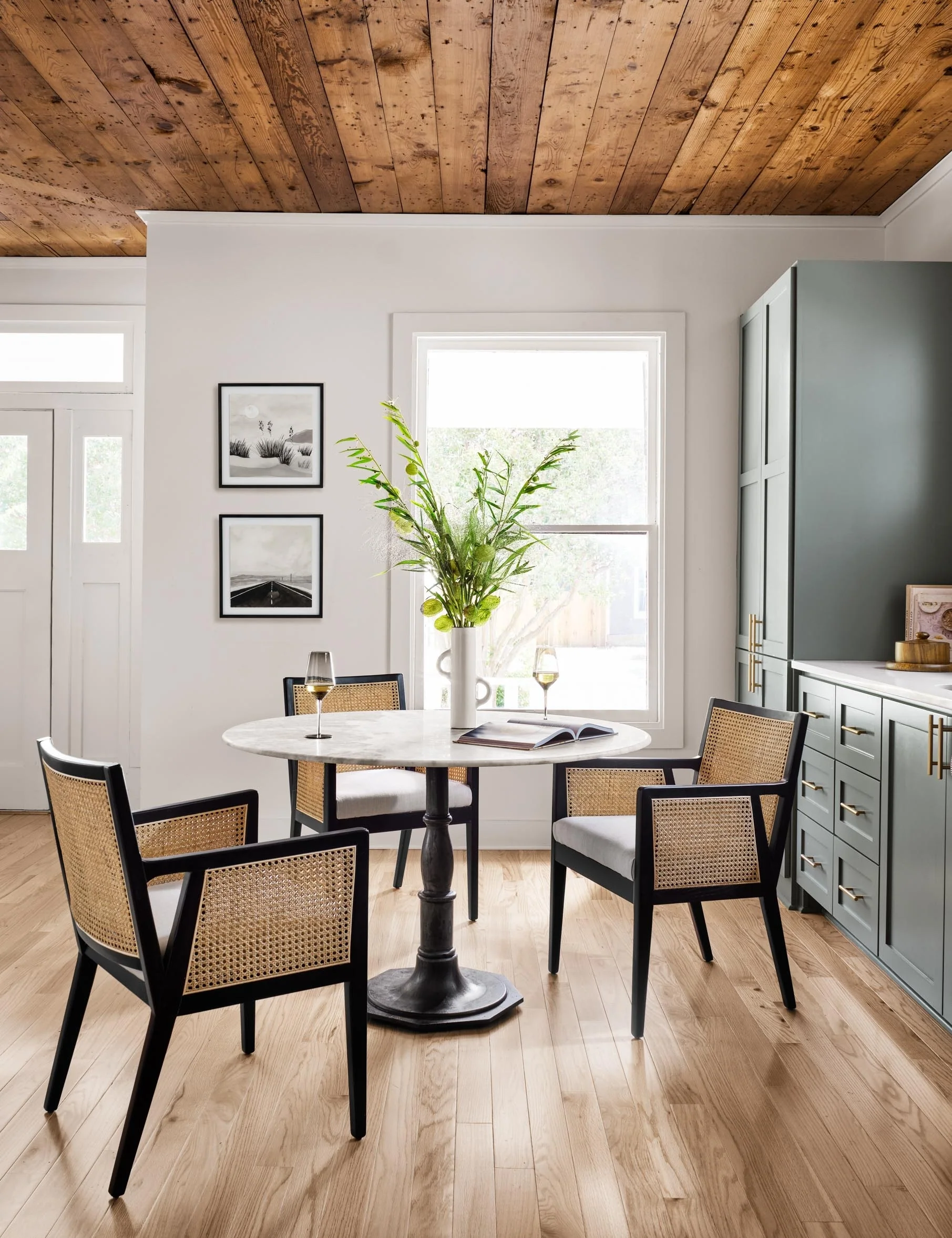 Victoria Round Dining Table - AYG Home Service
